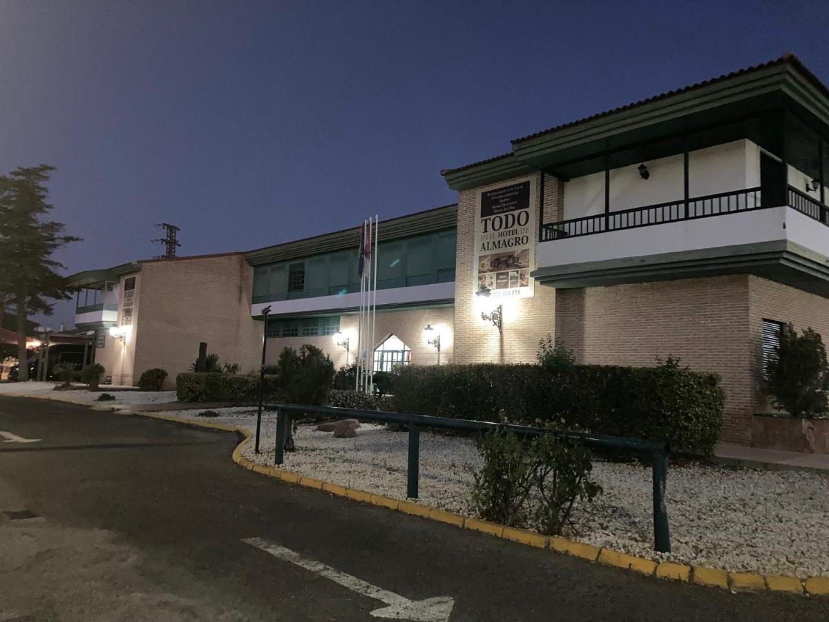 Hotel Альмагро Экстерьер фото